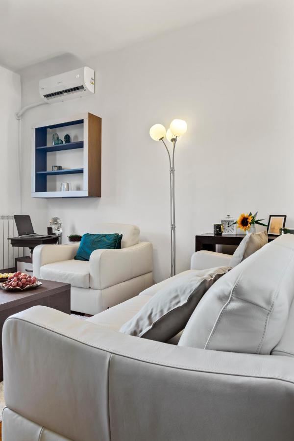 City Vibes Apartment Bukarest Kültér fotó